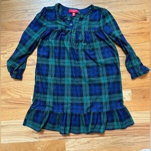 Fleece nightgown from Macys. Excellent condition. Size 6-7 (small)